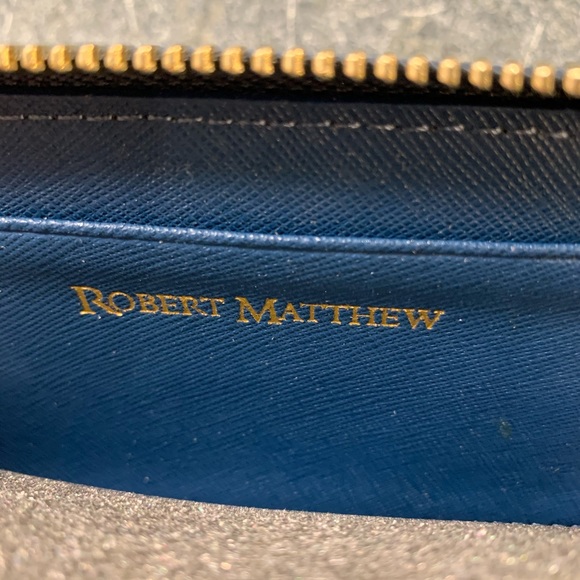 Robert Matthew Leather Wallet Wristlet - Picture 4 of 6